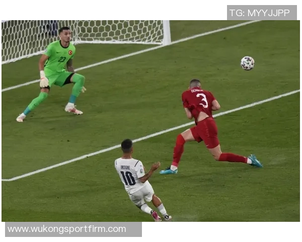 平地惊雷切利克被队友撞倒小基恩禁区外怒射轰出惊世之球