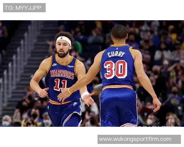 克莱汤普森状态低迷9投仅3中三分球命中率惨淡仅1中6